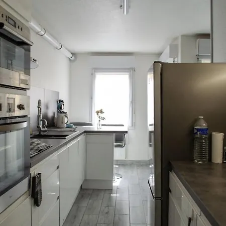 Apartament Plein Coeur Chartrons- Ascenseur Et 2 Places De Parking