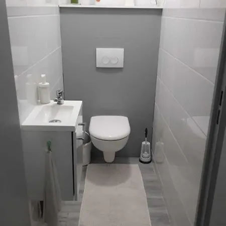 Apartament Plein Coeur Chartrons- Ascenseur Et 2 Places De Parking Bordeaux