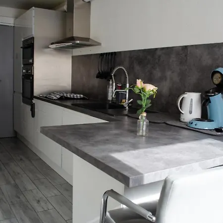 Apartament Plein Coeur Chartrons- Ascenseur Et 2 Places De Parking